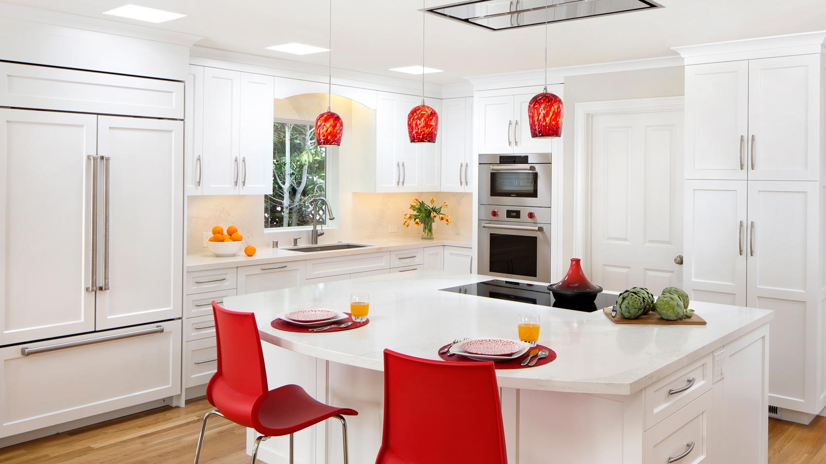 Kitchen peninsula with stove online and seating